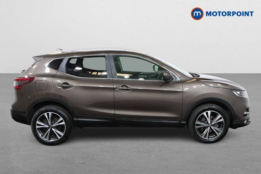 Nissan Qashqai N-Connecta Automatic Petrol SUV - Stock Number (1525081) - Drivers side