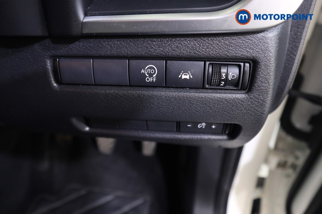 Nissan Qashqai Acenta Premium Manual Petrol SUV - Stock Number (1535909) - 9th supplementary image