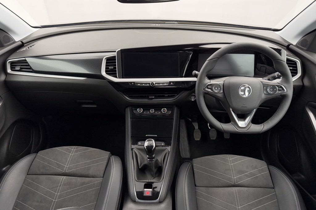 Vauxhall Grandland Ultimate Manual Petrol SUV - Stock Number (1539542) - 2nd supplementary image