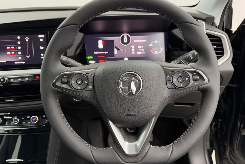 Vauxhall Grandland Ultimate Manual Petrol SUV - Stock Number (1539542) - 3rd supplementary image