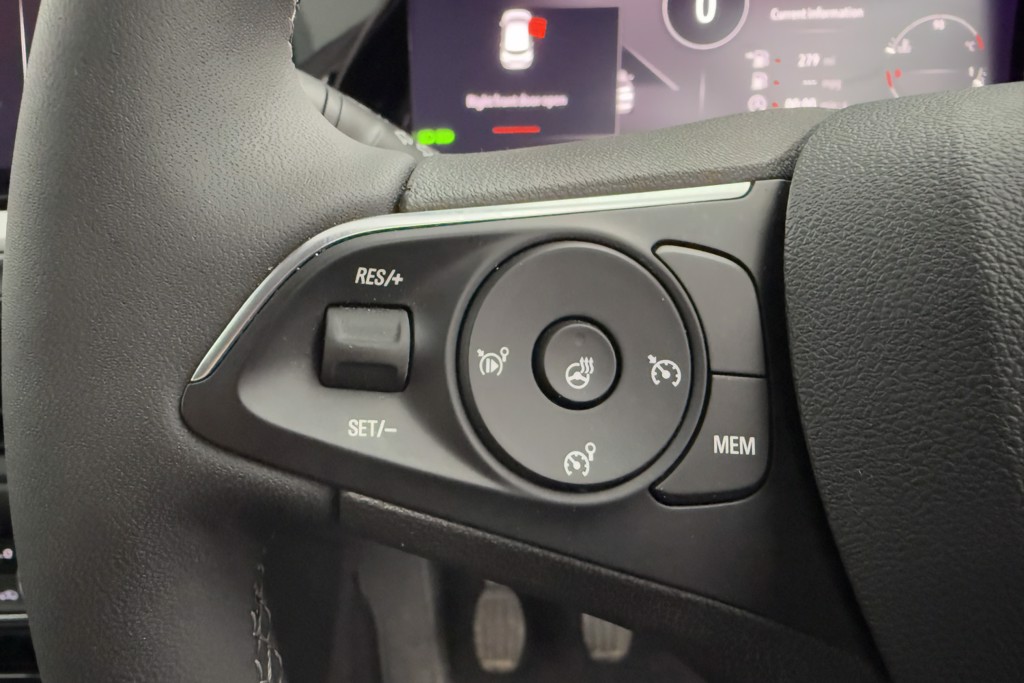 Vauxhall Grandland Ultimate Manual Petrol SUV - Stock Number (1539542) - 4th supplementary image