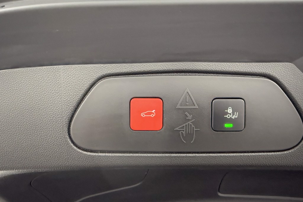 Vauxhall Grandland Ultimate Manual Petrol SUV - Stock Number (1539542) - 23rd supplementary image