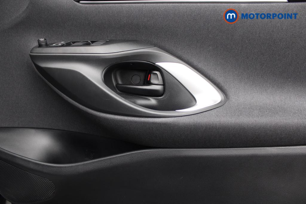Toyota Yaris Cross Icon Automatic Petrol-Electric Hybrid Estate - Stock Number (1540250) - 16th supplementary image
