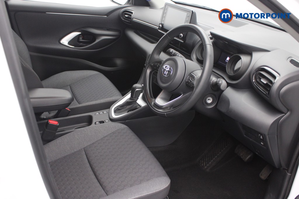 Toyota Yaris Design Automatic Petrol-Electric Hybrid Hatchback - Stock Number (1541313) - 3rd supplementary image