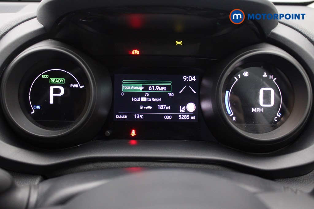 Toyota Yaris Design Automatic Petrol-Electric Hybrid Hatchback - Stock Number (1541313) - 4th supplementary image
