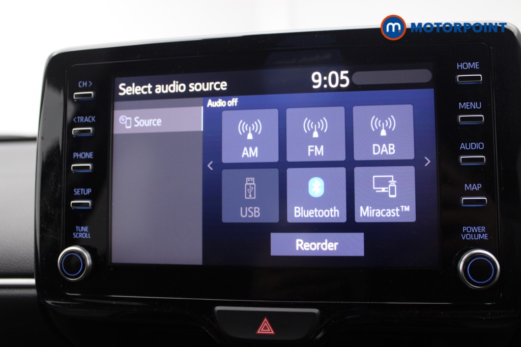 Toyota Yaris Design Automatic Petrol-Electric Hybrid Hatchback - Stock Number (1541313) - 5th supplementary image