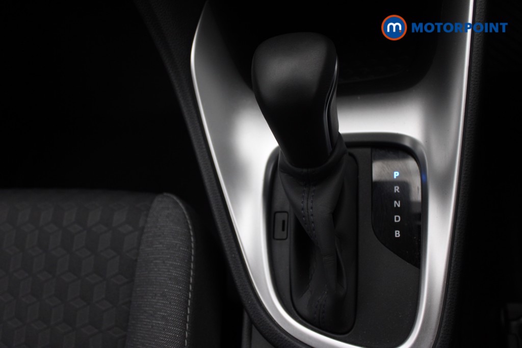 Toyota Yaris Design Automatic Petrol-Electric Hybrid Hatchback - Stock Number (1541313) - 9th supplementary image