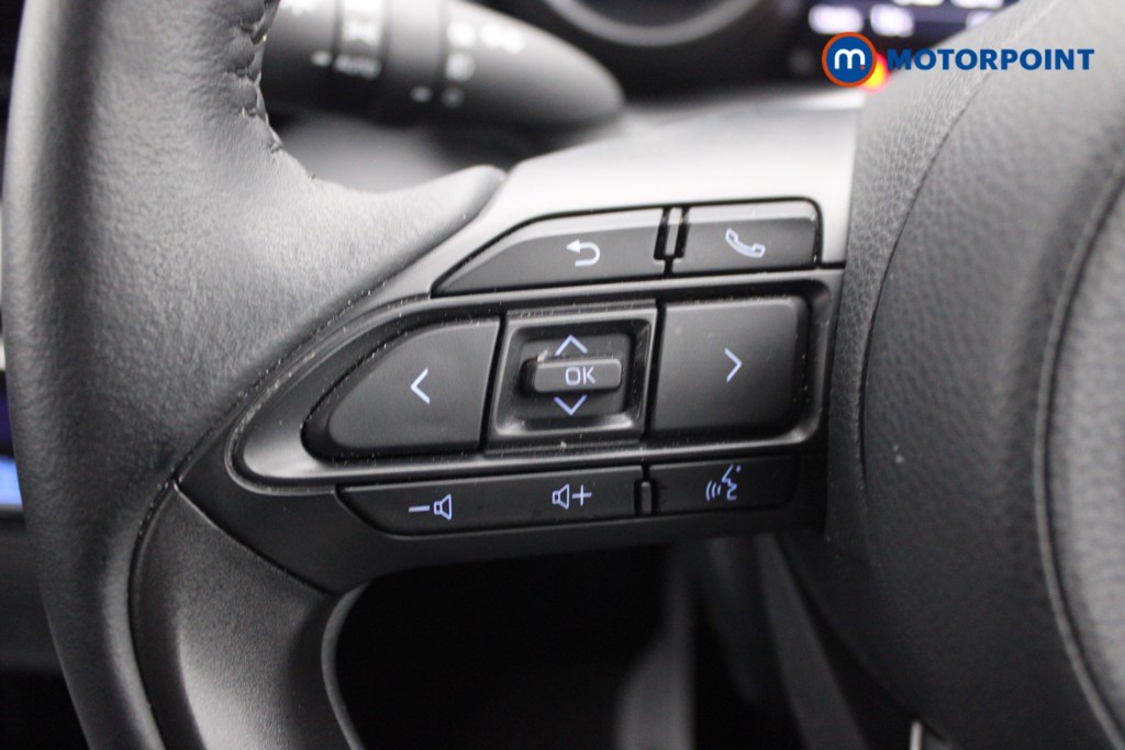 Toyota Yaris Design Automatic Petrol-Electric Hybrid Hatchback - Stock Number (1541313) - 11th supplementary image