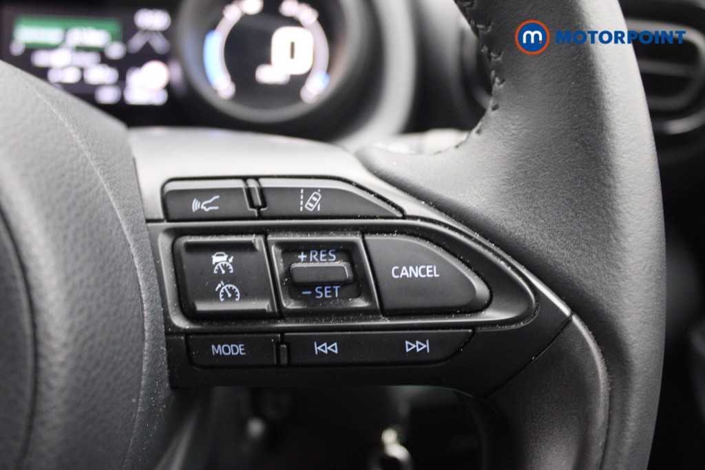 Toyota Yaris Design Automatic Petrol-Electric Hybrid Hatchback - Stock Number (1541313) - 12th supplementary image
