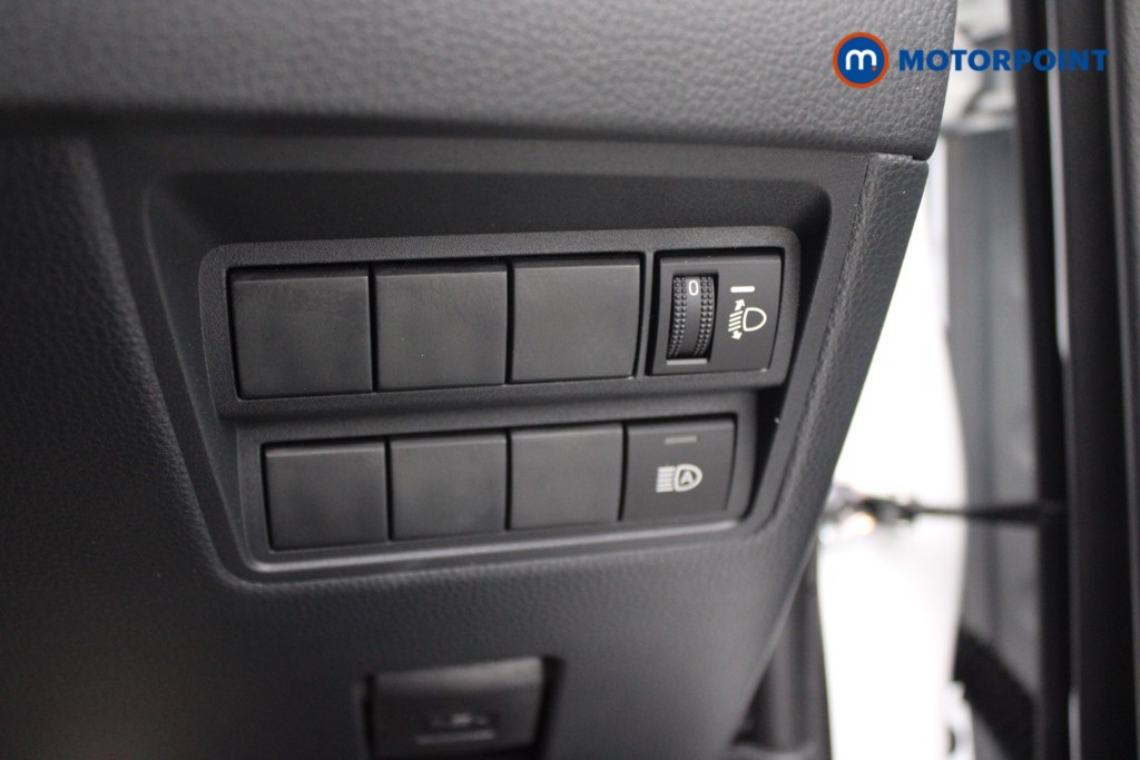 Toyota Yaris Design Automatic Petrol-Electric Hybrid Hatchback - Stock Number (1541313) - 13th supplementary image