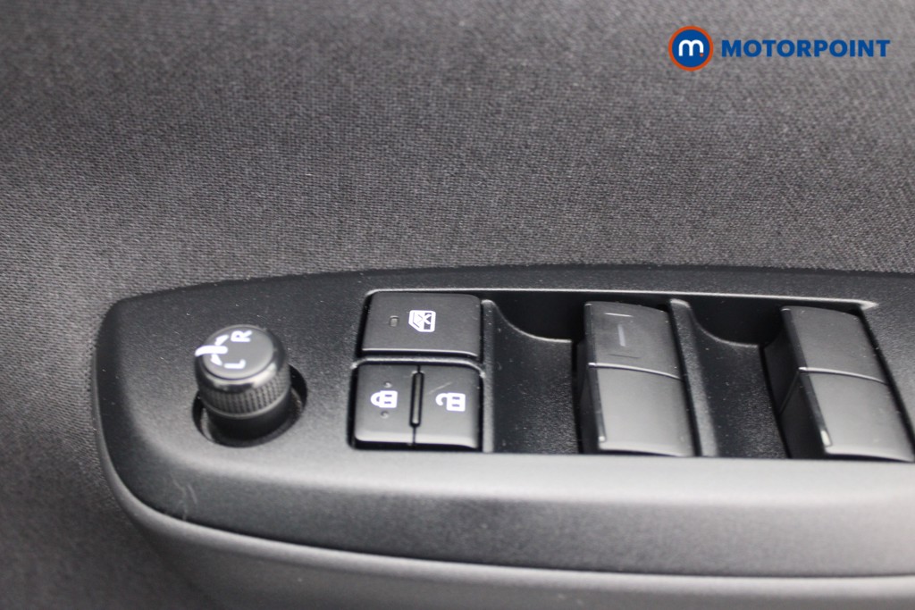Toyota Yaris Design Automatic Petrol-Electric Hybrid Hatchback - Stock Number (1541313) - 14th supplementary image