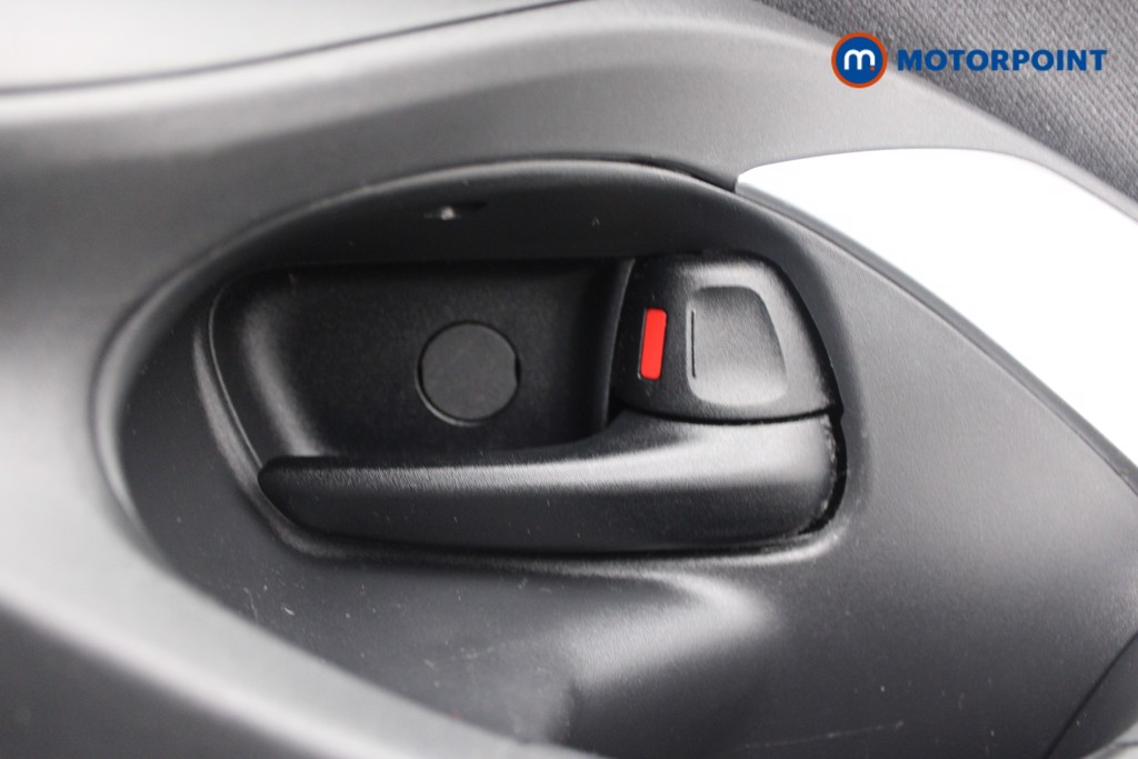 Toyota Yaris Design Automatic Petrol-Electric Hybrid Hatchback - Stock Number (1541313) - 15th supplementary image