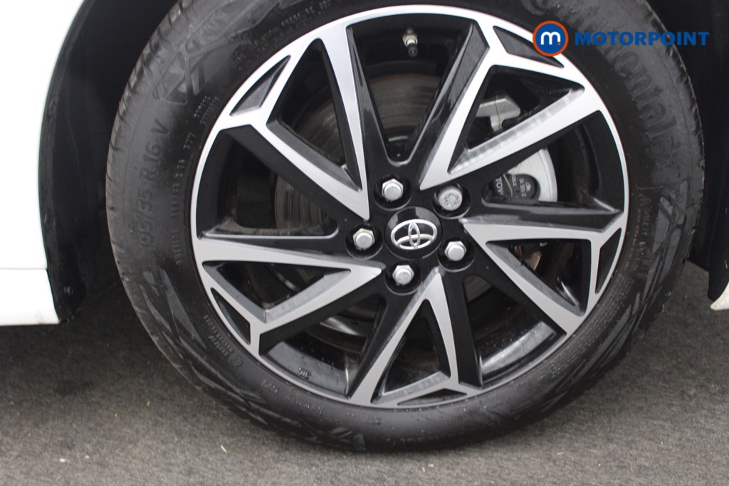 Toyota Yaris Design Automatic Petrol-Electric Hybrid Hatchback - Stock Number (1541313) - 19th supplementary image