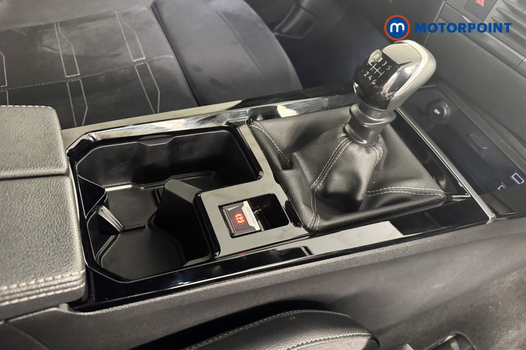 Vauxhall Astra Ultimate Manual Petrol Hatchback - Stock Number (1543494) - 10th supplementary image