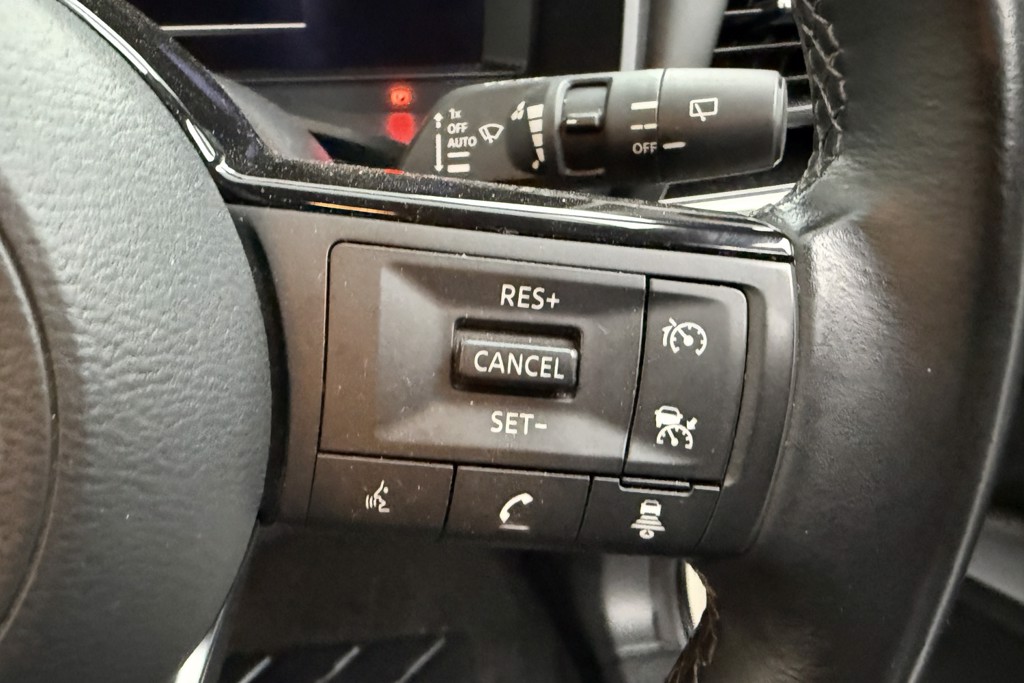 Nissan Qashqai N-Connecta Manual Petrol SUV - Stock Number (1543663) - 4th supplementary image