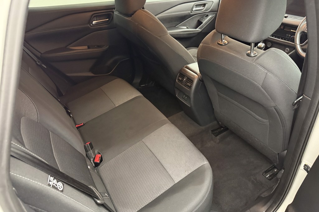 Nissan Qashqai N-Connecta Manual Petrol SUV - Stock Number (1543663) - 23rd supplementary image