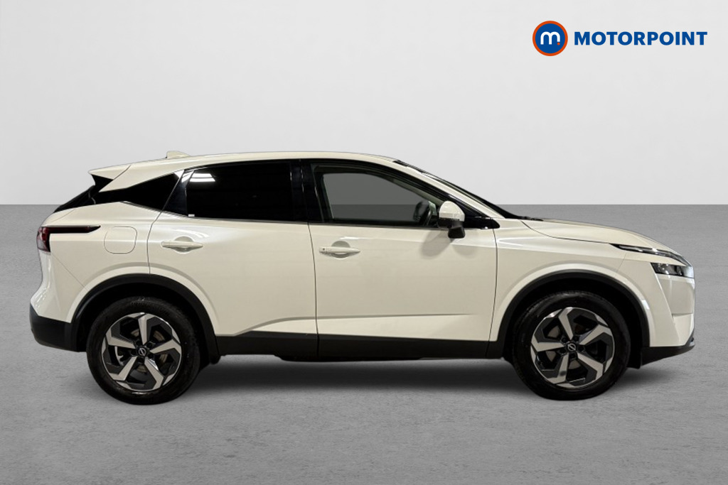 Nissan Qashqai N-Connecta Manual Petrol SUV - Stock Number (1543663) - Drivers side