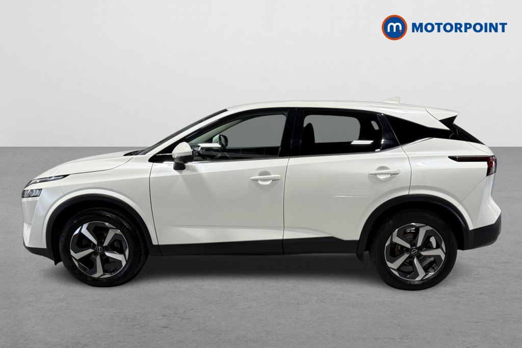 Nissan Qashqai N-Connecta Manual Petrol SUV - Stock Number (1543663) - Passenger side
