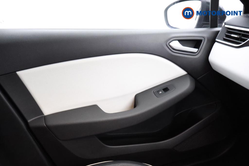 Renault Clio Techno Manual Petrol Hatchback - Stock Number (1545730) - 8th supplementary image