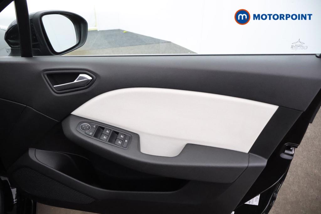 Renault Clio Techno Manual Petrol Hatchback - Stock Number (1545730) - 9th supplementary image