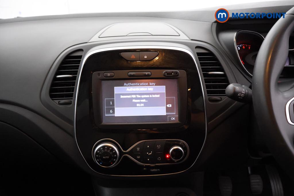 Renault Captur Iconic Manual Petrol SUV - Stock Number (1546070) - 5th supplementary image