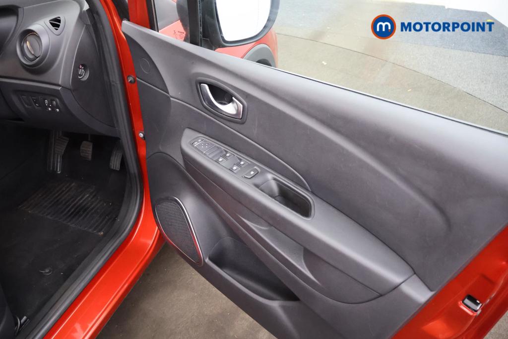 Renault Captur Iconic Manual Petrol SUV - Stock Number (1546070) - 8th supplementary image