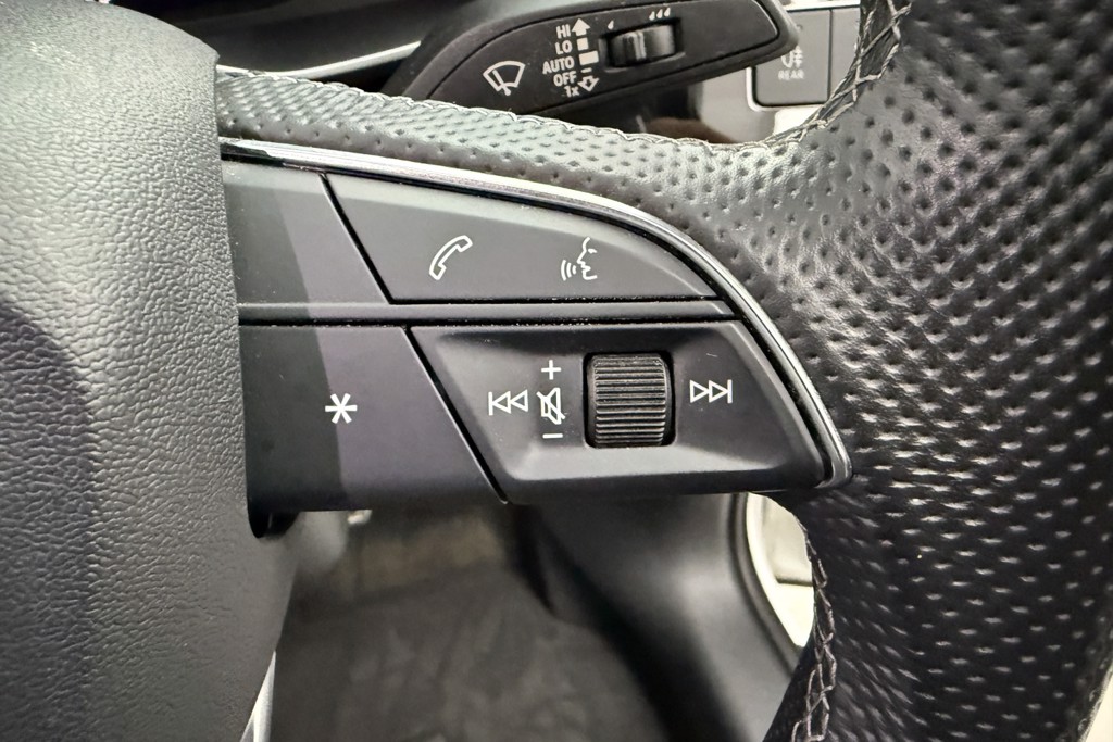 Audi Q3 Black Edition Manual Petrol SUV - Stock Number (1546657) - 4th supplementary image