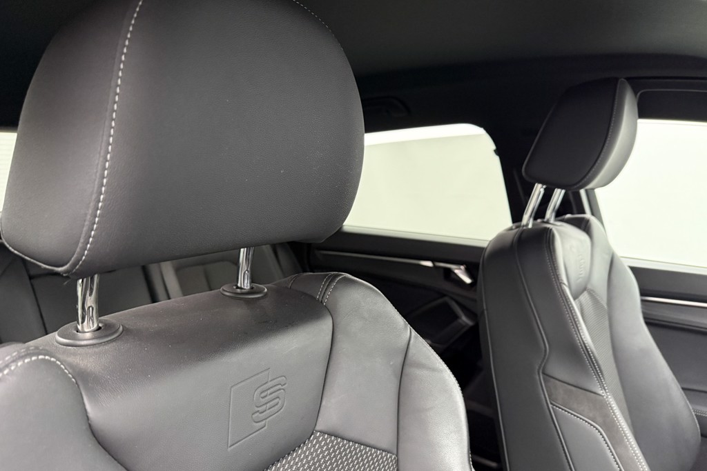 Audi Q3 Black Edition Manual Petrol SUV - Stock Number (1546657) - 21st supplementary image