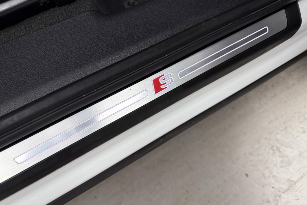 Audi Q3 Black Edition Manual Petrol SUV - Stock Number (1546657) - 22nd supplementary image