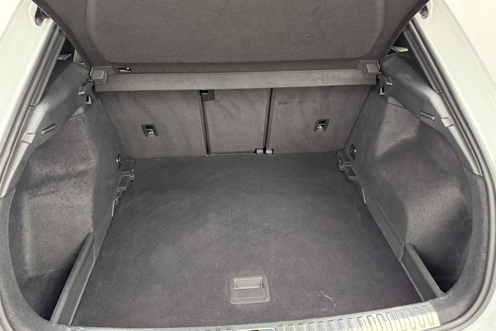 Audi Q3 Black Edition Manual Petrol SUV - Stock Number (1546657) - 28th supplementary image