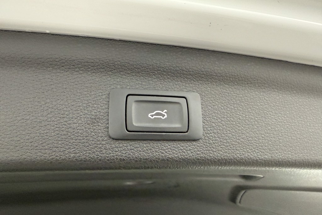 Audi Q3 Black Edition Manual Petrol SUV - Stock Number (1546657) - 29th supplementary image
