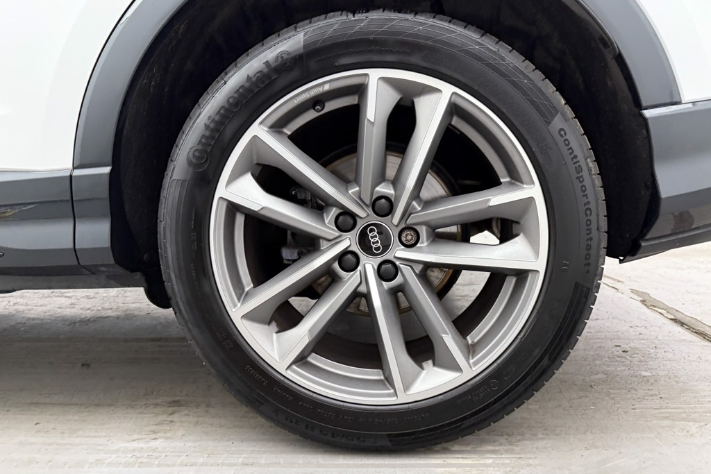 Audi Q3 Black Edition Manual Petrol SUV - Stock Number (1546657) - 32nd supplementary image