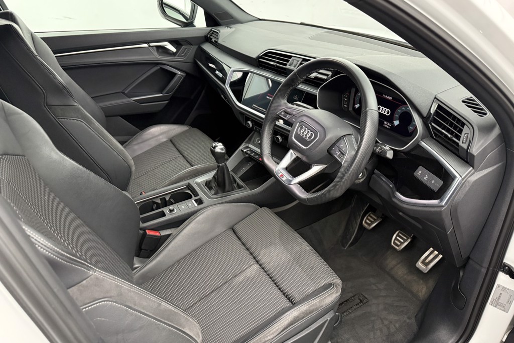 Audi Q3 Black Edition Manual Petrol SUV - Stock Number (1546657) - 1st supplementary image
