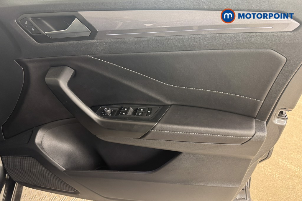 Volkswagen T-Roc Style Automatic Petrol SUV - Stock Number (1548176) - 15th supplementary image