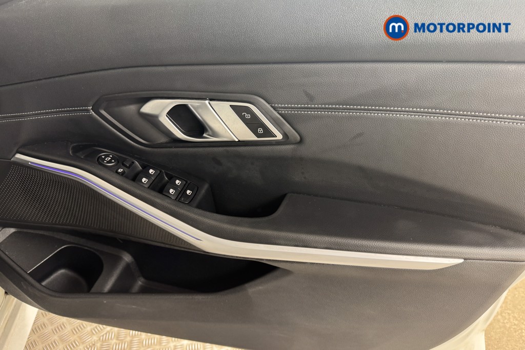 BMW 3 Series Sport Automatic Petrol Saloon - Stock Number (1549503) - 15th supplementary image