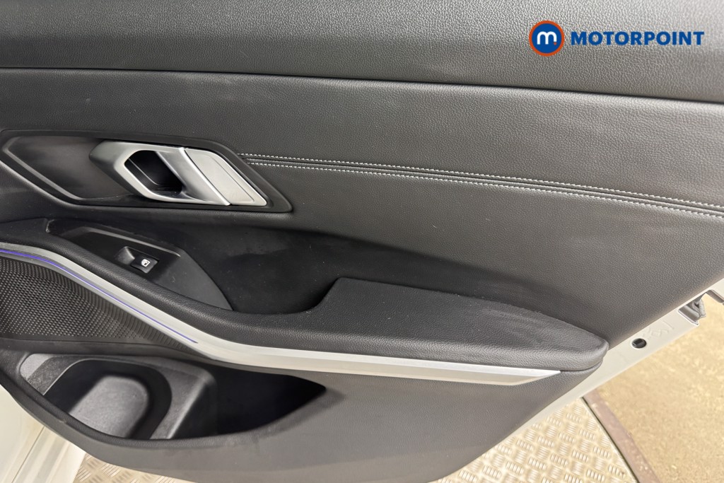 BMW 3 Series Sport Automatic Petrol Saloon - Stock Number (1549503) - 16th supplementary image