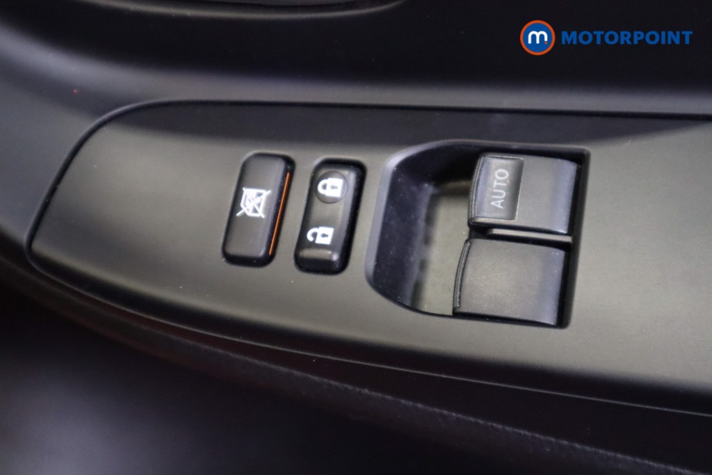 Toyota Yaris Y20 Automatic Petrol-Electric Hybrid Hatchback - Stock Number (1550206) - 7th supplementary image