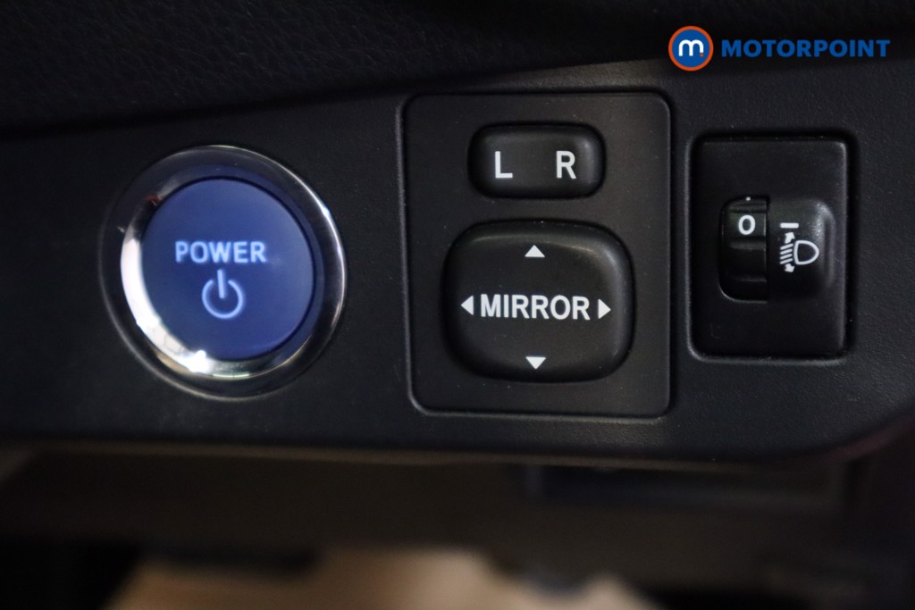 Toyota Yaris Y20 Automatic Petrol-Electric Hybrid Hatchback - Stock Number (1550206) - 8th supplementary image