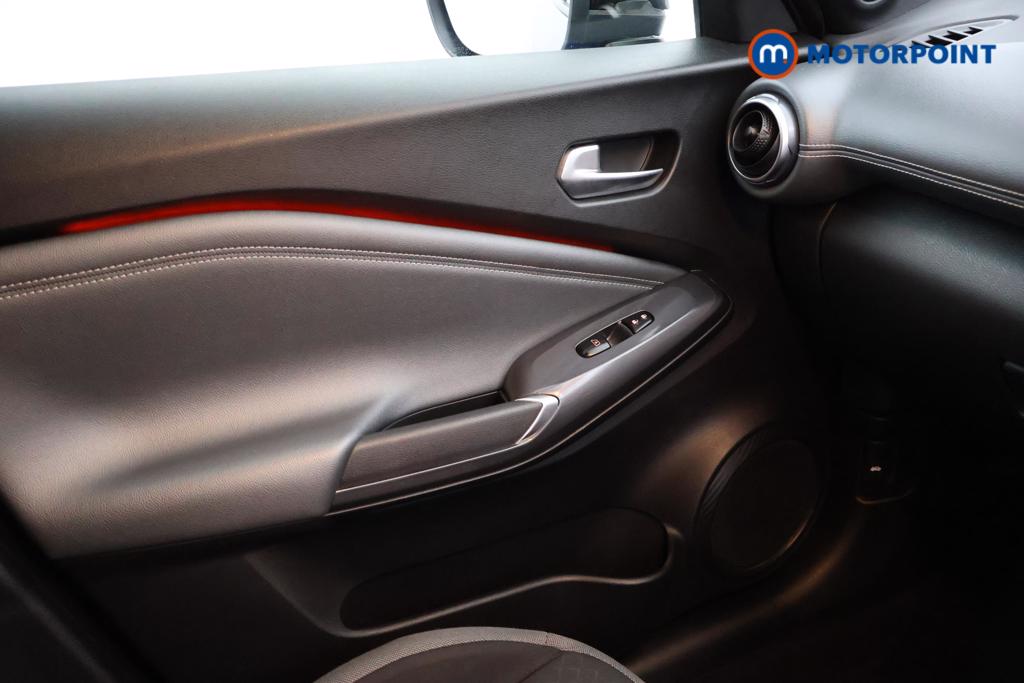 Nissan Juke N-Connecta Manual Petrol SUV - Stock Number (1550352) - 8th supplementary image
