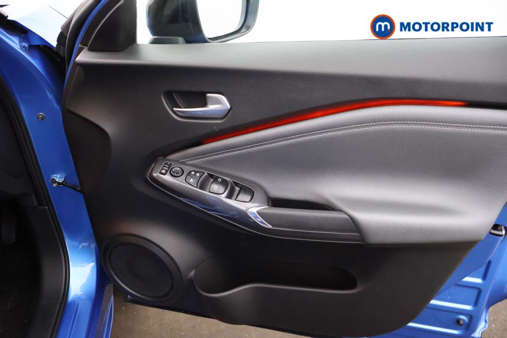 Nissan Juke N-Connecta Manual Petrol SUV - Stock Number (1550352) - 9th supplementary image