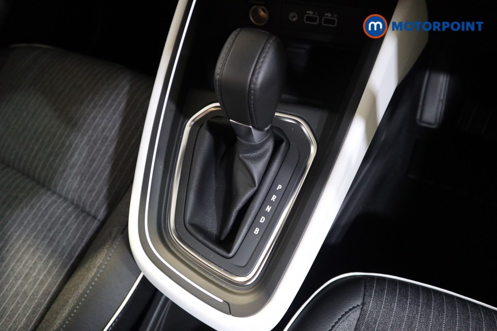 Renault Clio Techno Automatic Petrol-Electric Hybrid Hatchback - Stock Number (1550379) - 8th supplementary image