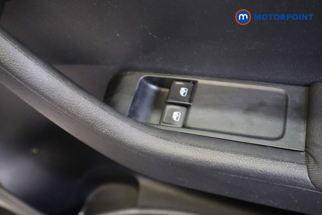 Skoda Fabia Colour Edition Manual Petrol Hatchback - Stock Number (1550386) - 7th supplementary image