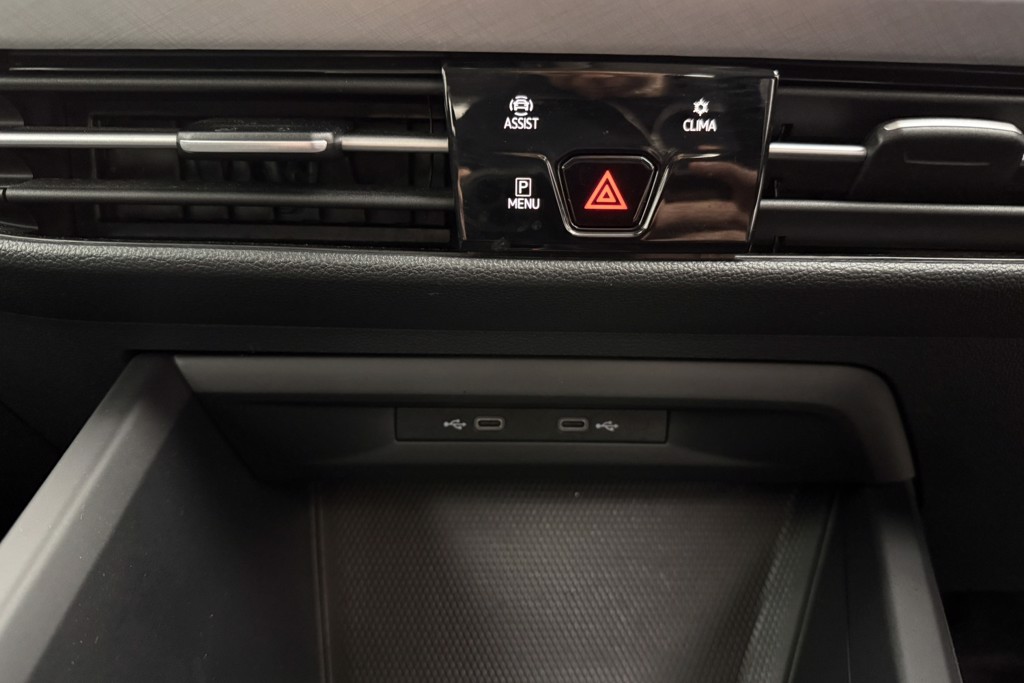 Volkswagen Golf Life Automatic Diesel Hatchback - Stock Number (1550720) - 13th supplementary image