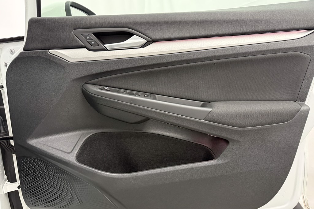 Volkswagen Golf Life Automatic Diesel Hatchback - Stock Number (1550720) - 17th supplementary image