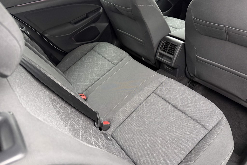 Volkswagen Golf Life Automatic Diesel Hatchback - Stock Number (1550720) - 21st supplementary image