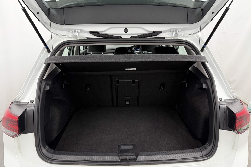 Volkswagen Golf Life Automatic Diesel Hatchback - Stock Number (1550720) - 24th supplementary image