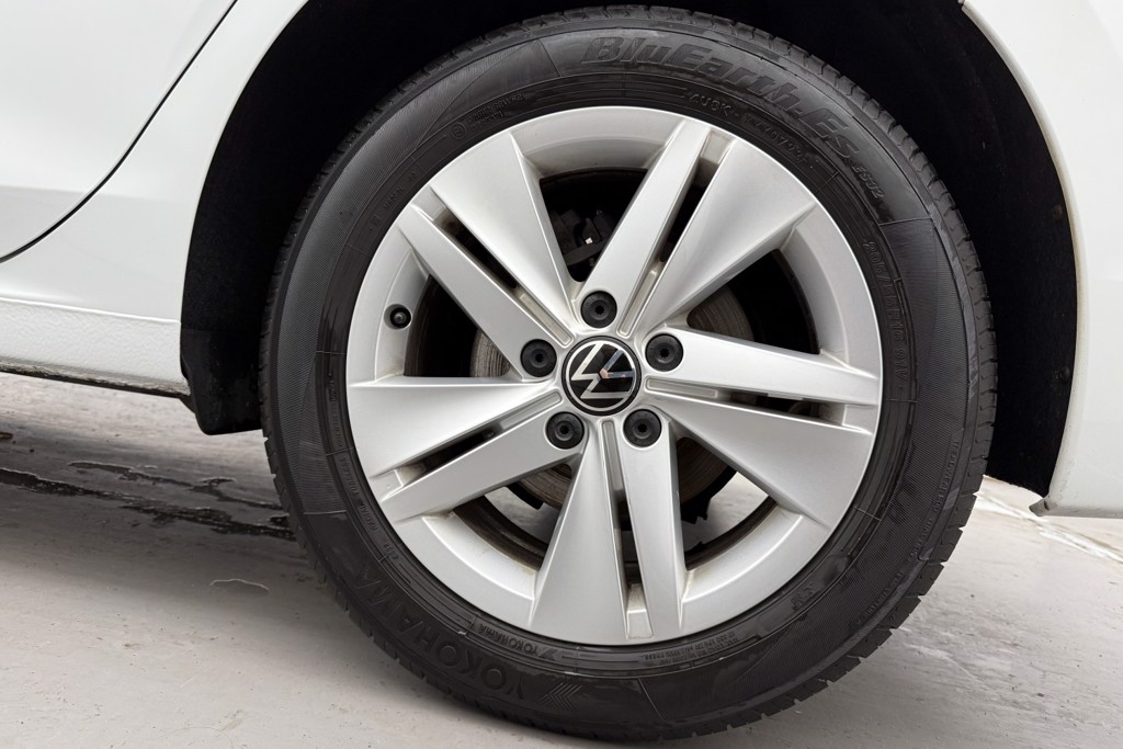 Volkswagen Golf Life Automatic Diesel Hatchback - Stock Number (1550720) - 31st supplementary image