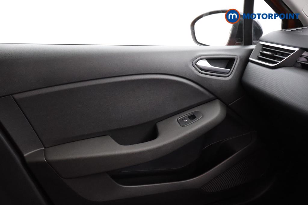 Renault Clio Evolution Automatic Petrol-Electric Hybrid Hatchback - Stock Number (1551491) - 8th supplementary image