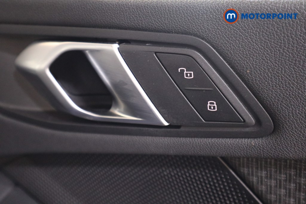 BMW 1 Series SE Automatic Petrol Hatchback - Stock Number (1551865) - 11th supplementary image