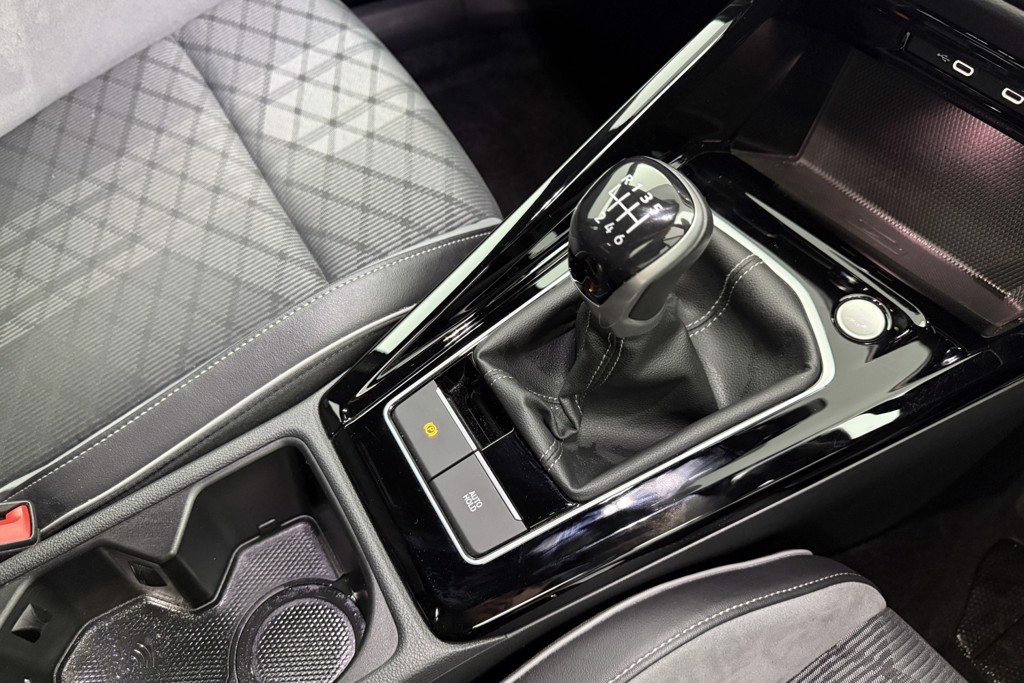 Volkswagen Golf R-Line Manual Petrol Hatchback - Stock Number (1552295) - 17th supplementary image